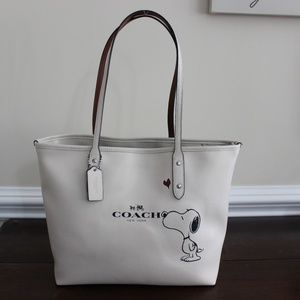USED Coach Snoopy Chalk White  Large City Zip Tote